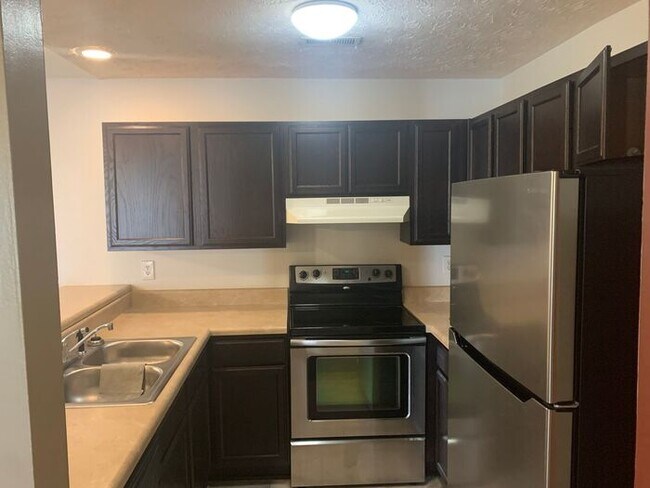 Building Photo - 1820-6 Tryon Drive