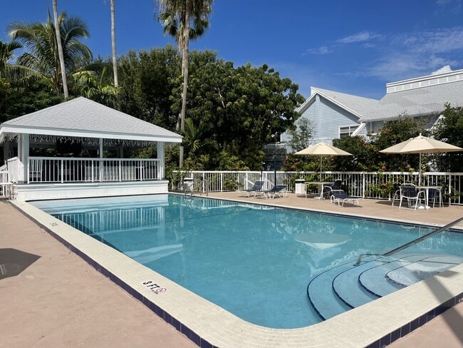 Building Photo - 798 Crandon Blvd