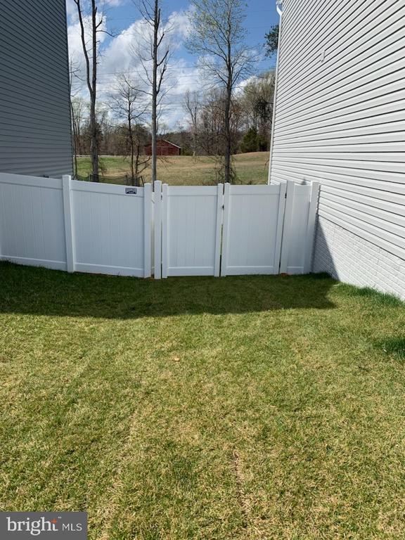 Building Photo - 444 Old Potomac Church Rd