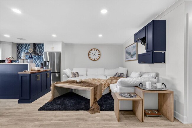 Building Photo - 212 High Point Blvd