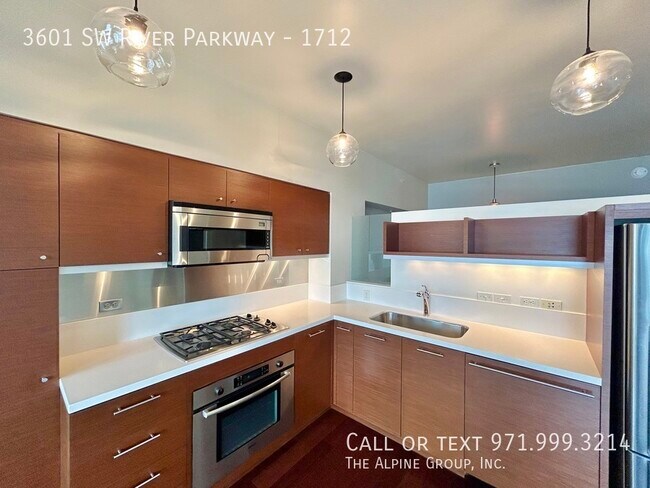 Building Photo - 3601 S River Pkwy