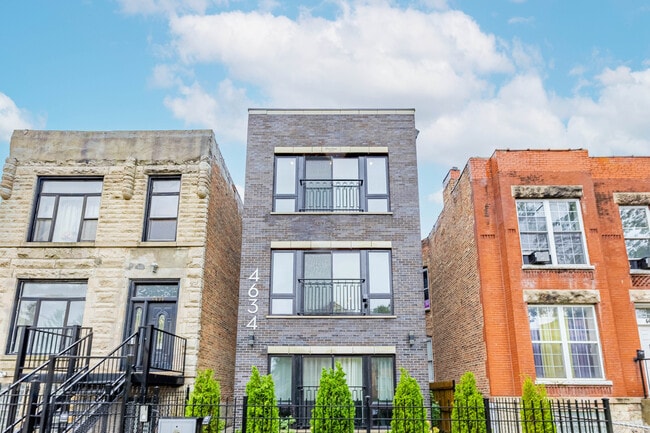 Primary Photo - 4634 S Langley Ave