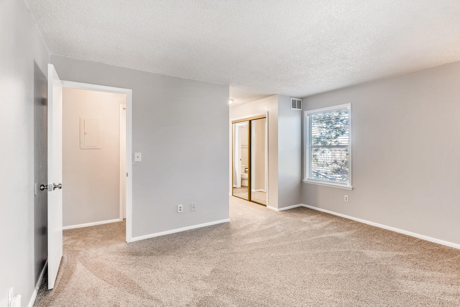 Primary Bedroom - 14438 E 1st Dr