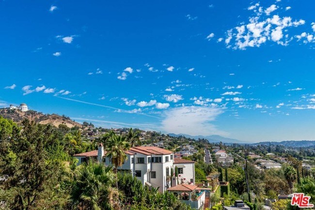 Building Photo - 2175 Ponet Dr