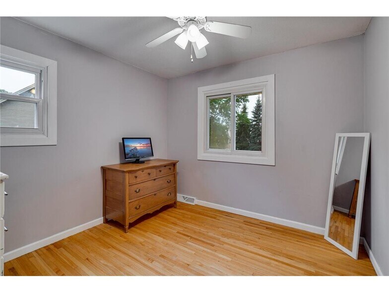 Building Photo - 1016 W 155th St