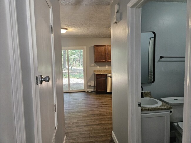 Building Photo - 5842 Aftonshire Dr