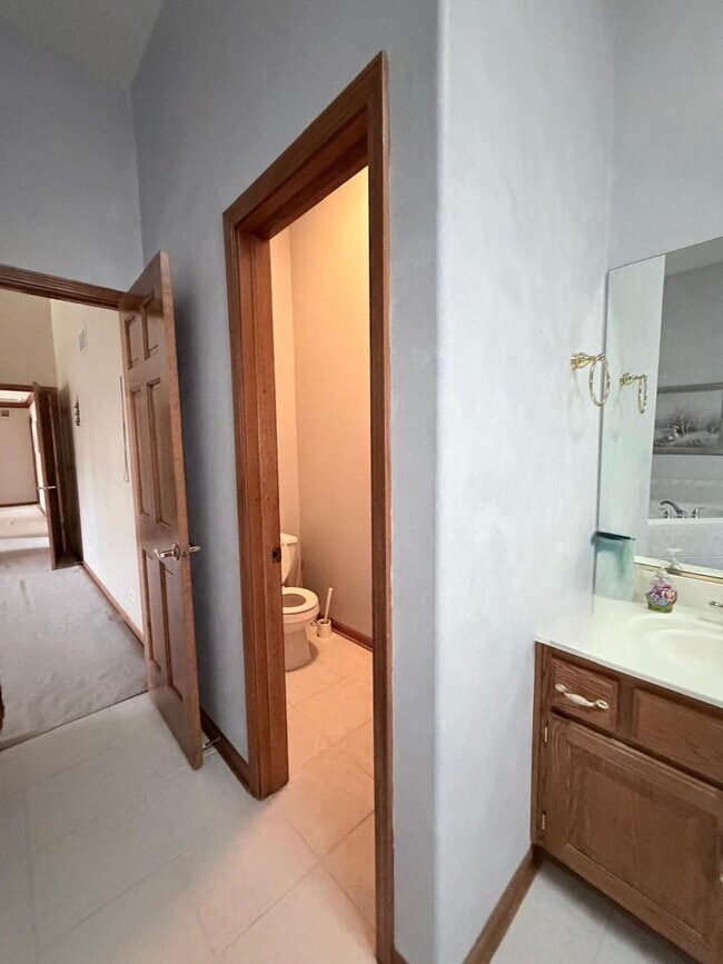 Building Photo - 3823 Sunburst Ln