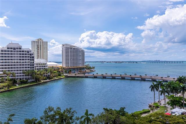 Building Photo - 495 Brickell Ave