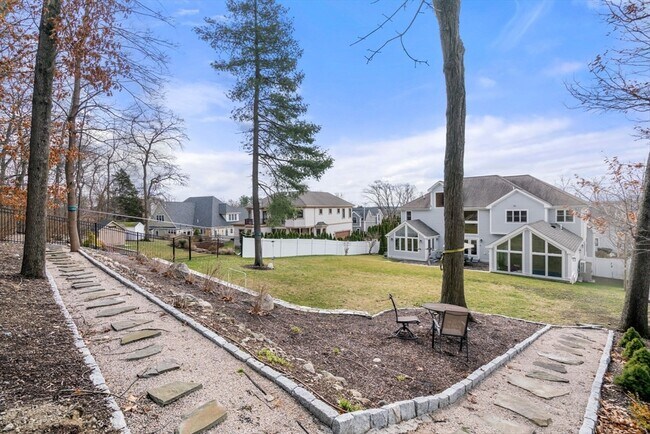 Building Photo - 290 Hartman Rd