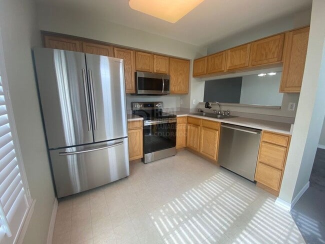 Building Photo - 1419 Red Mountain Dr