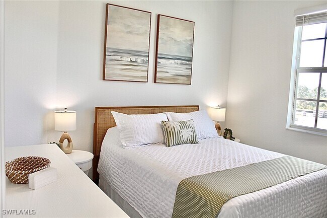 Building Photo - 15405 Grn Acrs Ave