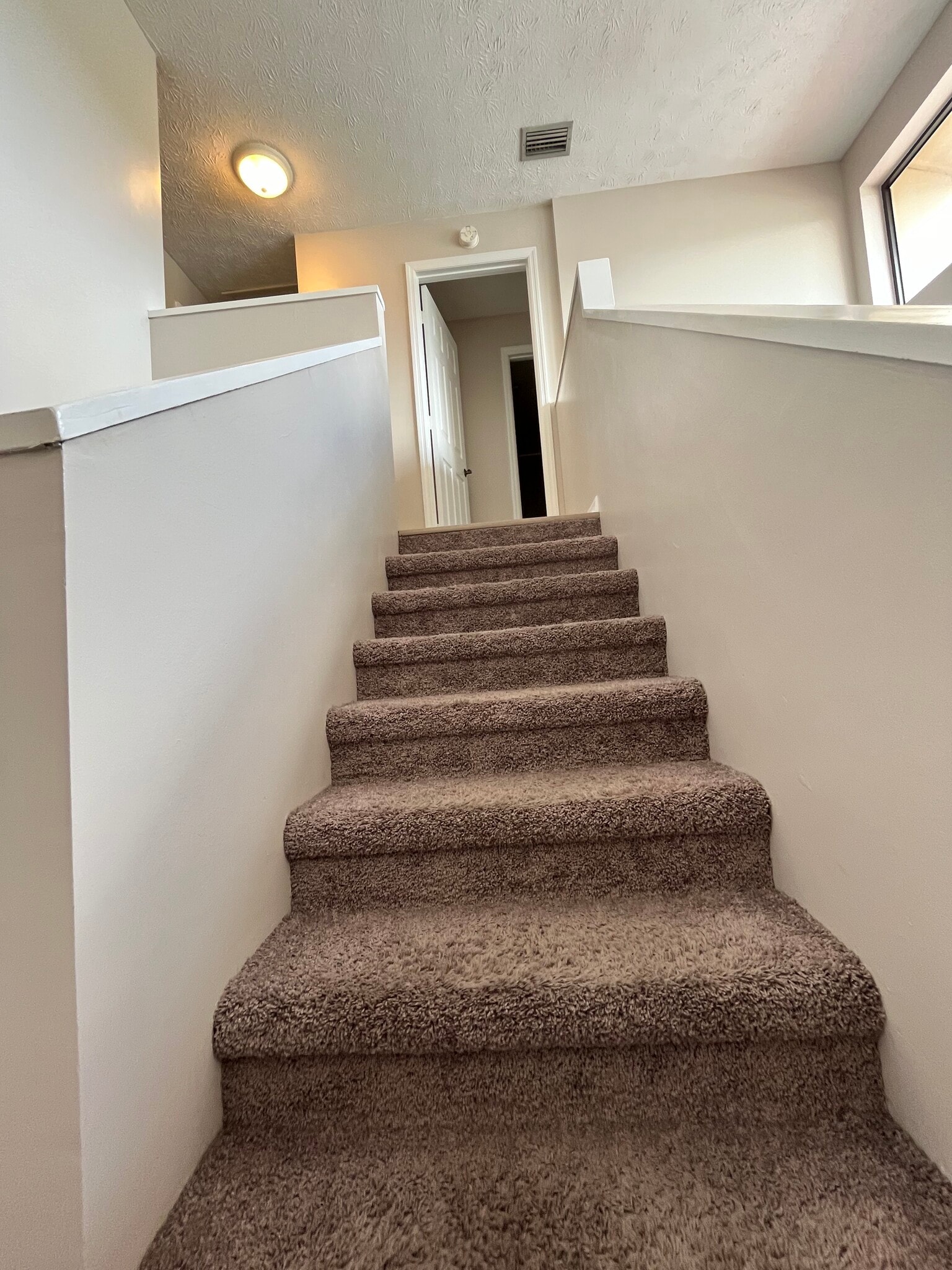 Building Photo - 1580 SW Crossing Cir