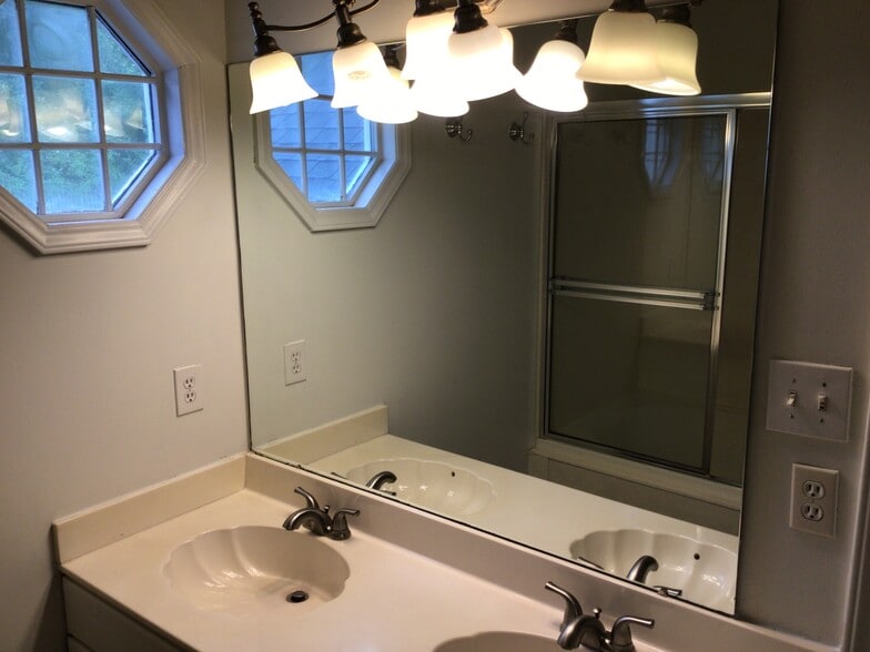 Building Photo - 9401 Fetlock Ct