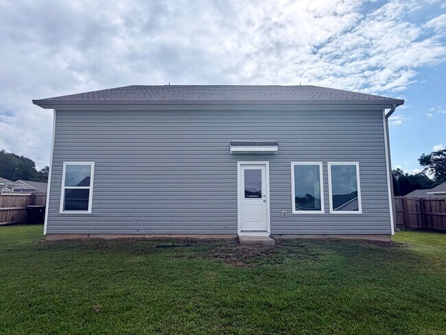 Building Photo - 1021 Sandhills Ln