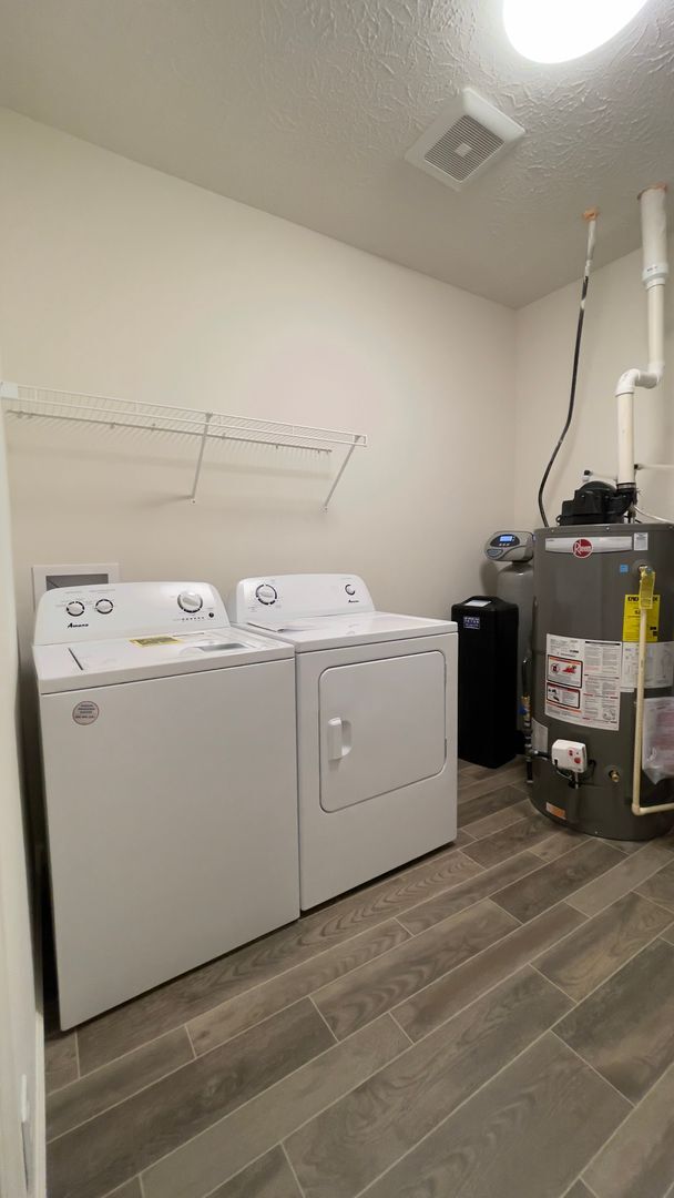 Building Photo - AVALON BLUFF......3 Bedroom 2 Bath