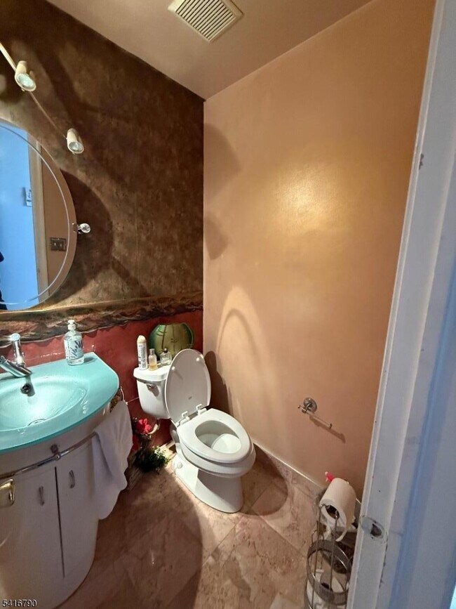 Building Photo - 195 Matlook Pl