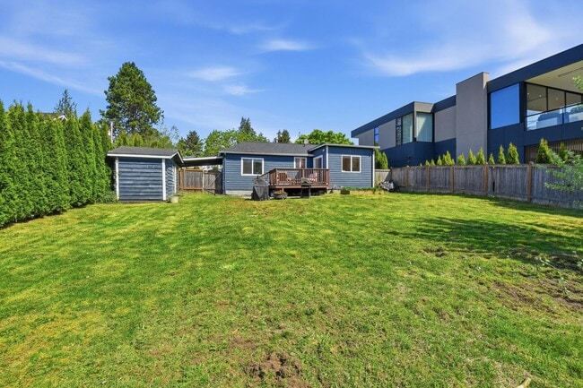 Building Photo - 2bd/1ba Kirkland Home
