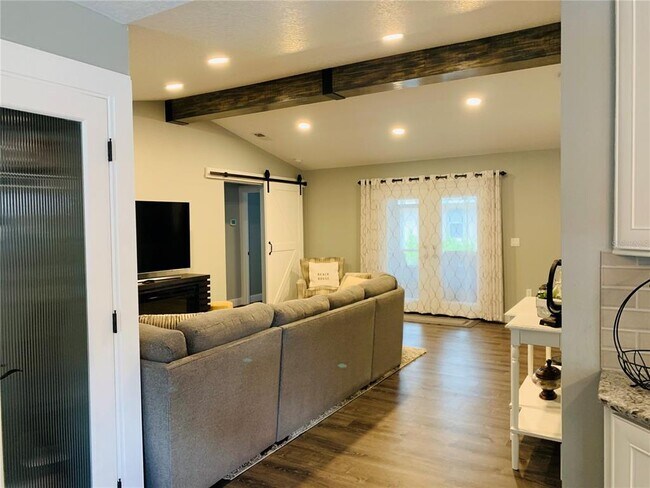 Building Photo - 4645 Breezy Pines Blvd
