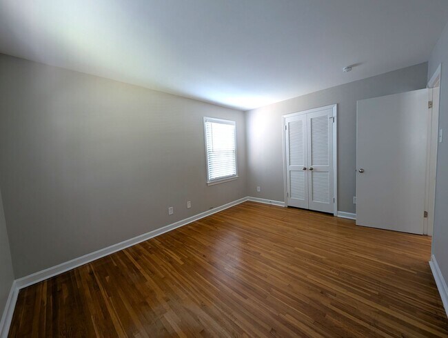 Building Photo - Charming split level home located in the Spring Valley Community in the South Park area of Charlo...
