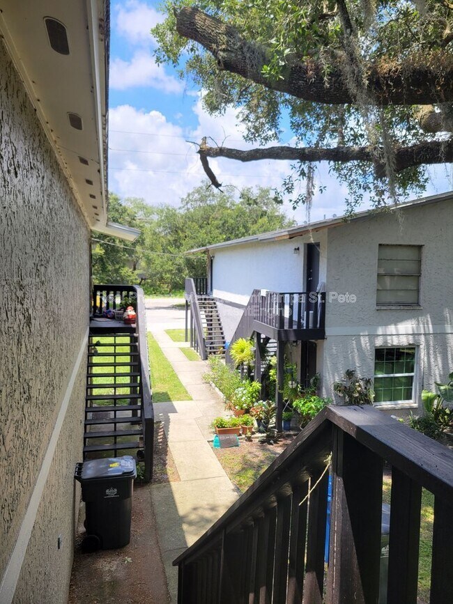 Building Photo - 15417 Livingston Ave