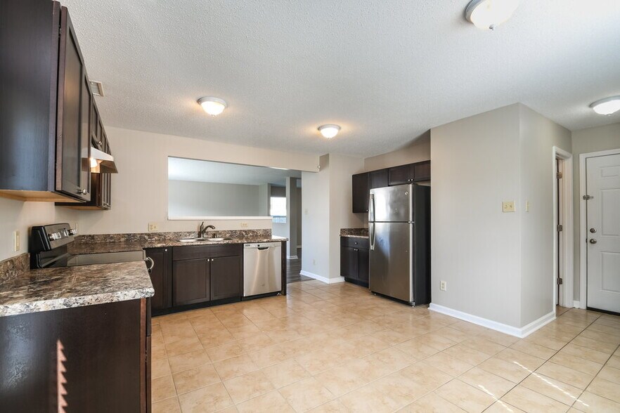 Building Photo - 958 Streamside Dr