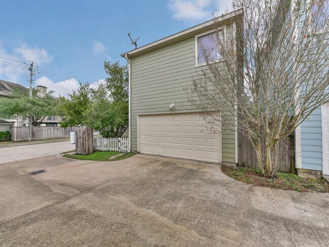 Building Photo - 1510 Bevis St