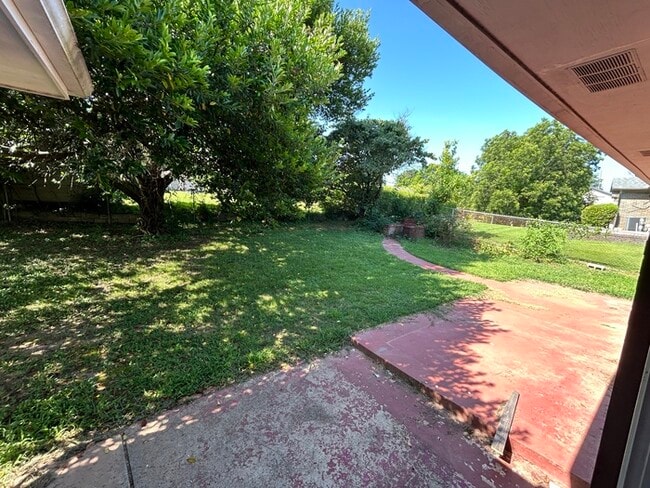 Building Photo - 1525 Matt Leonard Dr SW