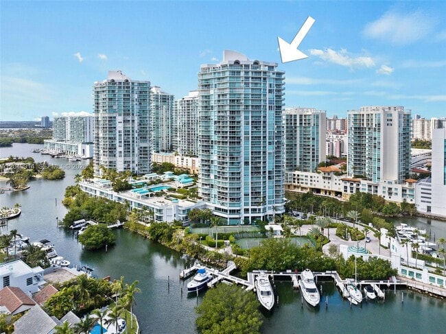 Building Photo - 16400 Collins Ave