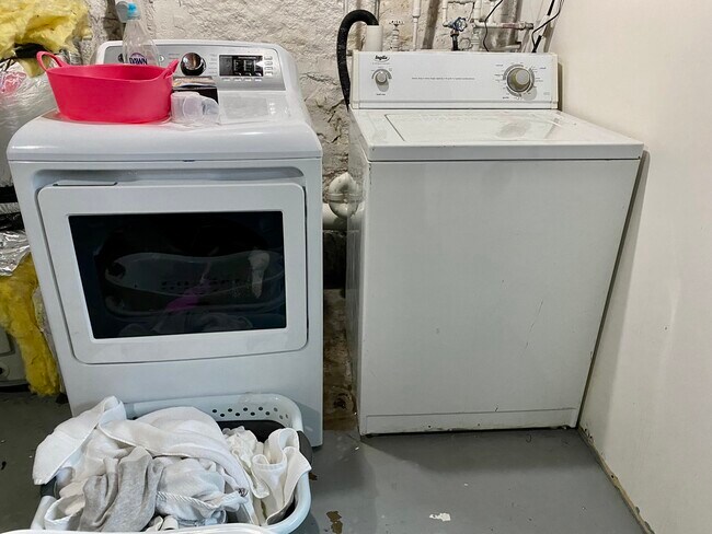 Building Photo - 482 Beale St