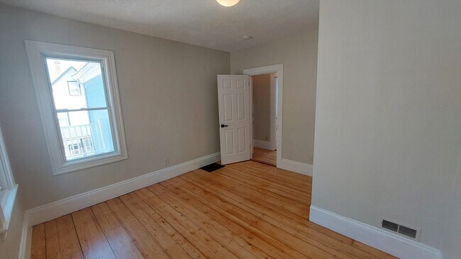 Building Photo - 9 Woodville Park