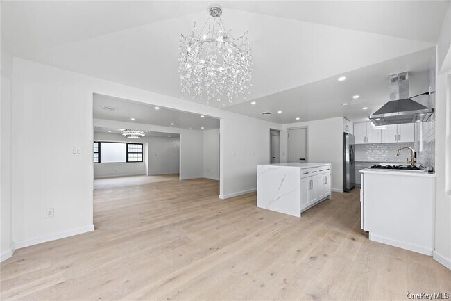 Building Photo - 26 Roseanne Dr