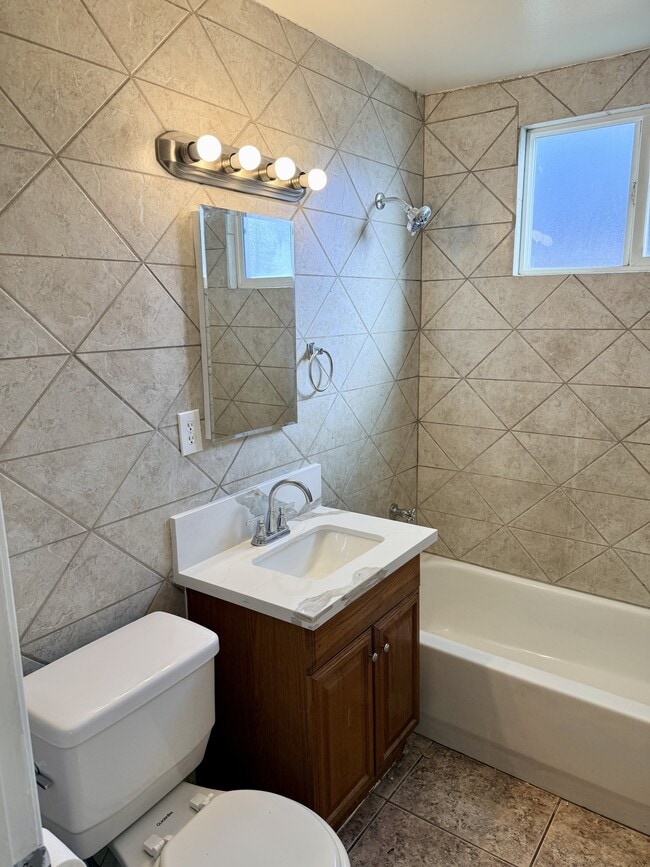 Building Photo - 10079 Hedrick Ave