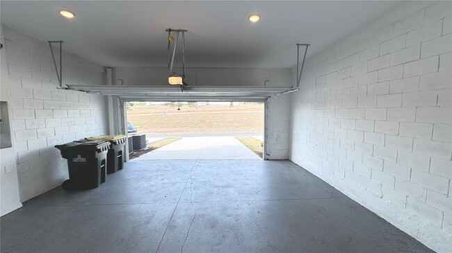 Building Photo - 2327 Garden Belle Dr