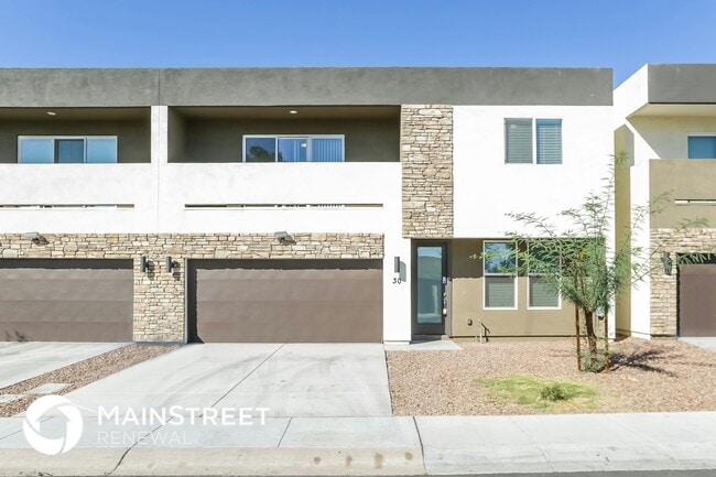 Building Photo - 2000 N 36th St