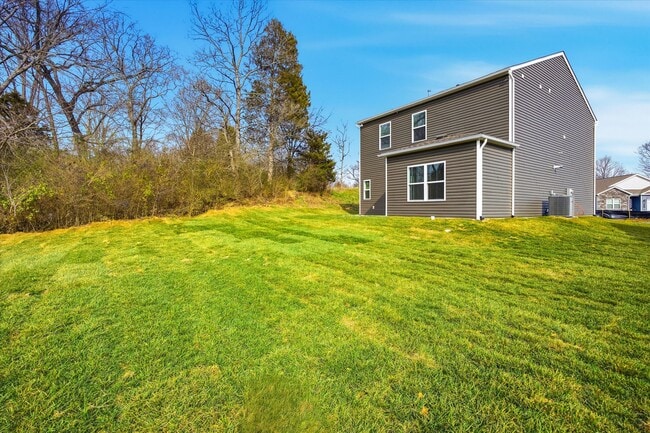 Building Photo - 702 Saulsbury Ln