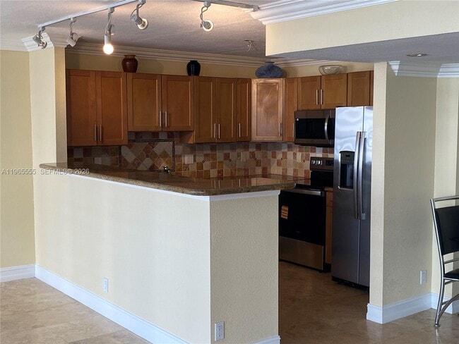 Building Photo - 2049 S Ocean Dr