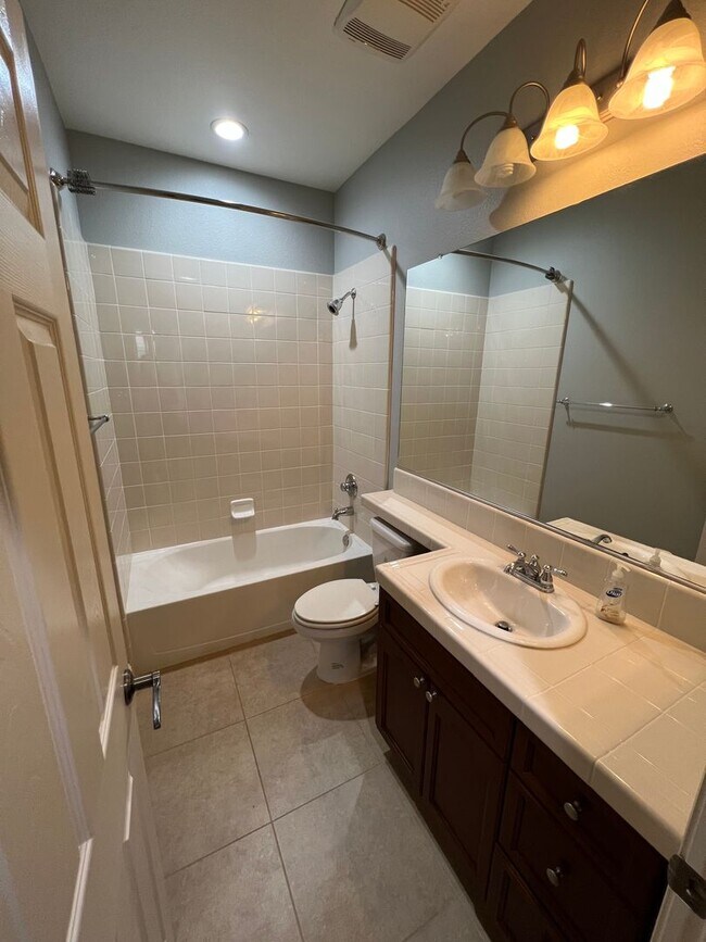 Building Photo - Desirable and Spacious 5-Bedroom Home in Empire Ranch!