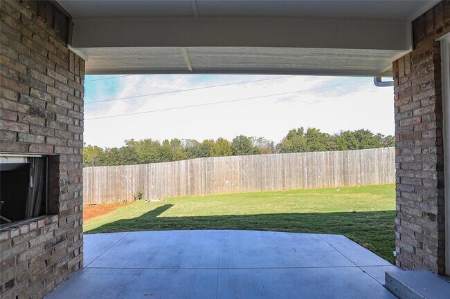 Building Photo - 8201 Mountain Oak Dr