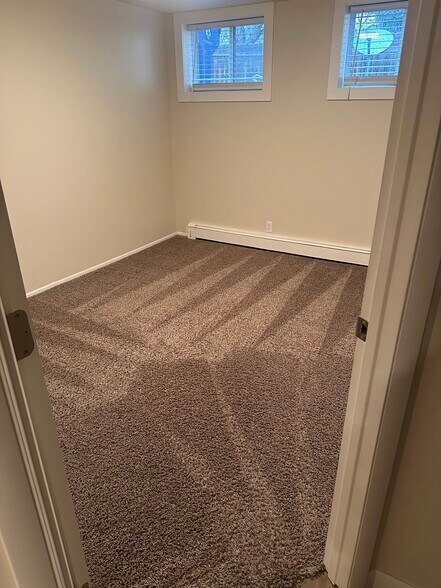 Building Photo - 705 Custer Ave