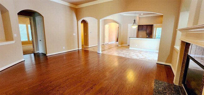 Building Photo - 16303 Lakewood Field Dr