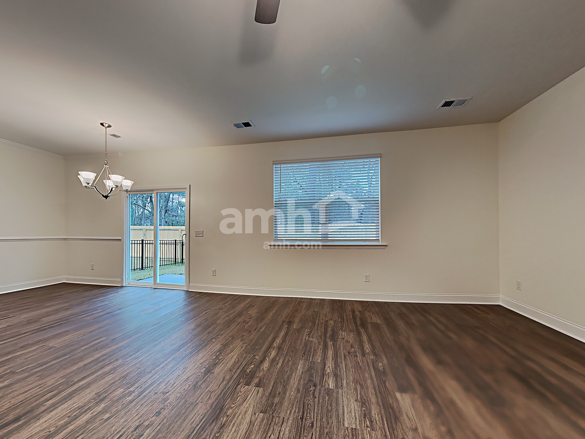 Building Photo - 1833 Produce Ln