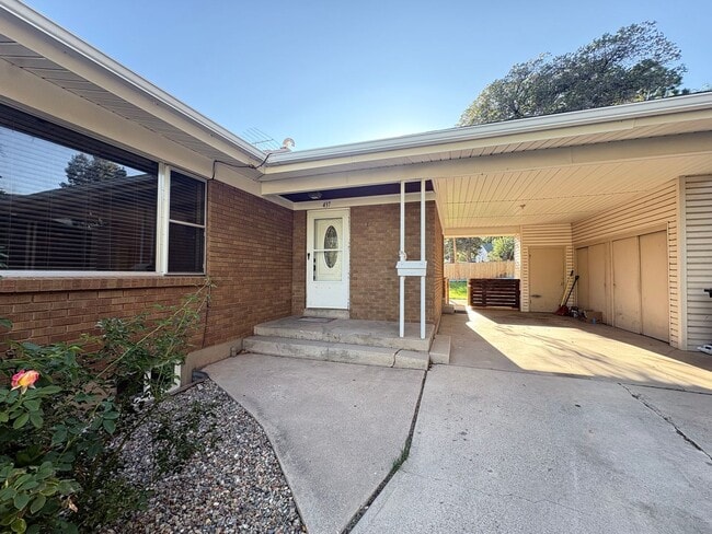 Building Photo - 437 Circleway Dr