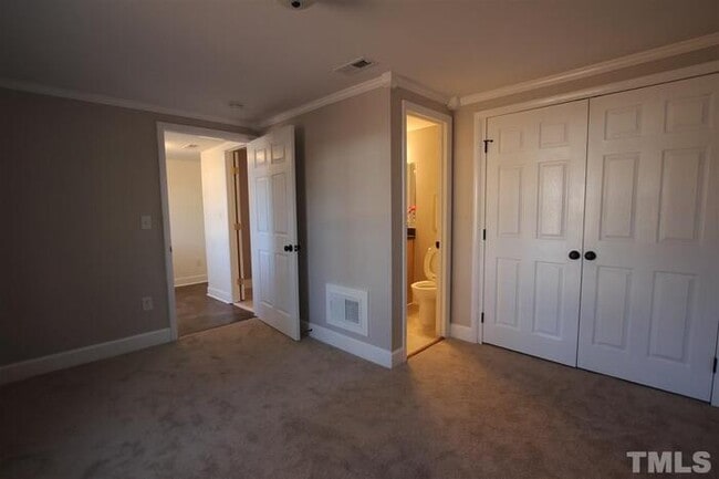 Building Photo - Updated single-family home in downtown Raleigh