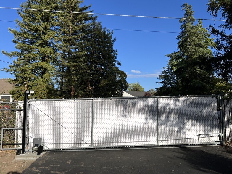 Building Photo - 8183 Wachtel Way