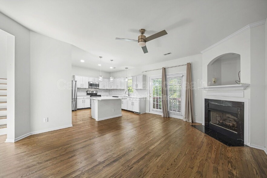 Building Photo - 17059 Commons Creek Dr