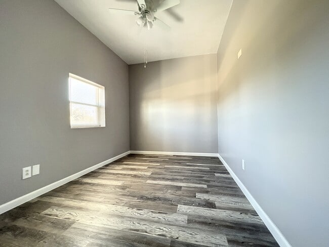Building Photo - Coyer Rd Unit A
