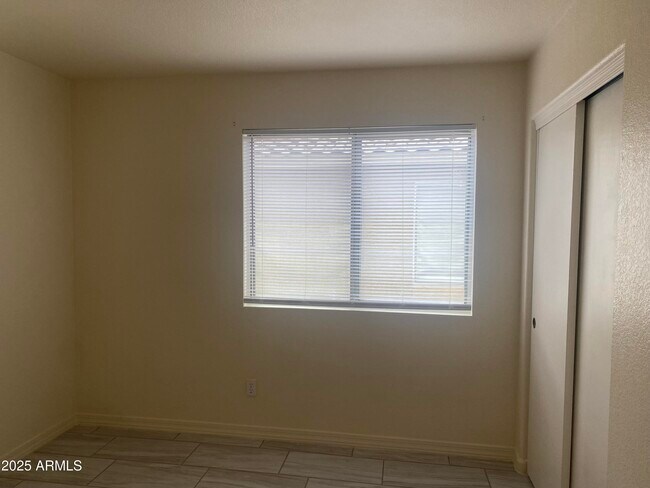 Building Photo - 8563 W Mission Ln