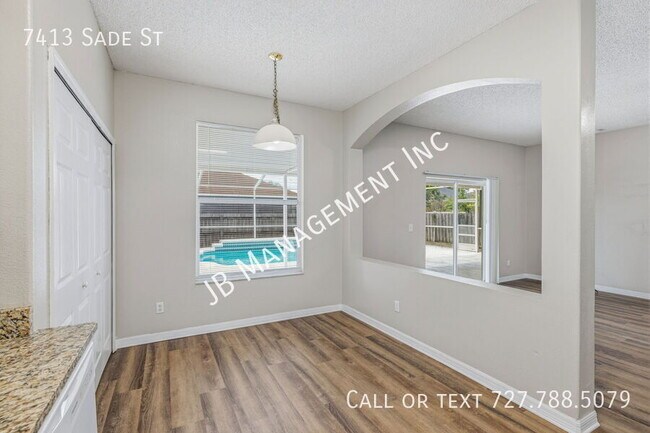 Building Photo - 7413 Sade St