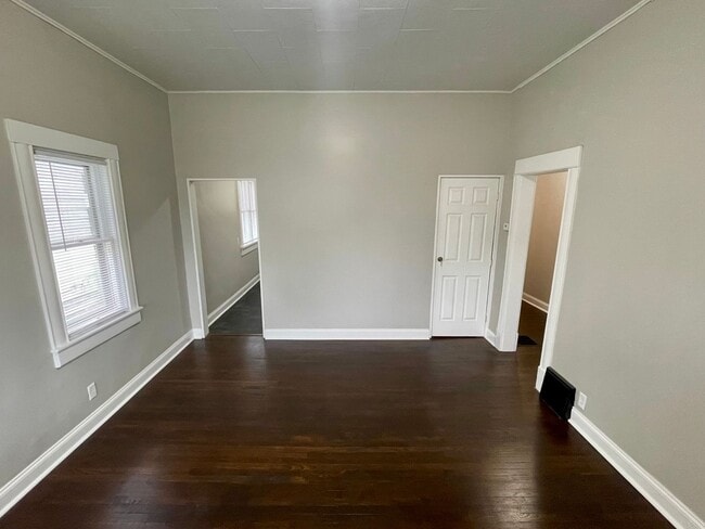 Building Photo - Modern Comfort Meets Classic Charm – 2BR H...