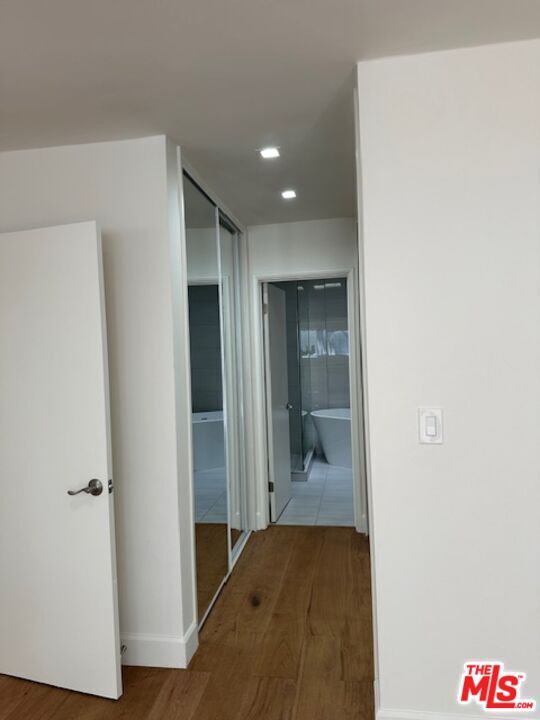 Building Photo - 11970 Montana Ave